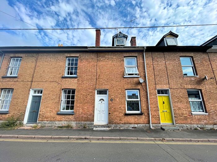4 Bedroom Terraced House For Sale In Wellbrook Street, Tiverton, EX16