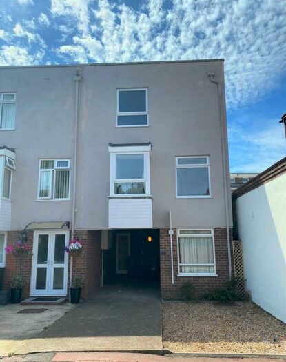 4 Bedroom Private Hall To Rent In Belmont Street, Southsea, Hants, PO5