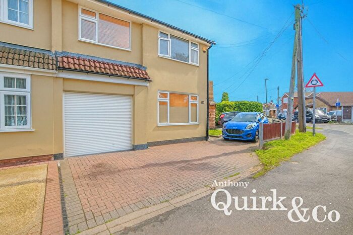 3 Bedroom Semi Detached House For Sale In Dovervelt Road, Canvey Island, SS8