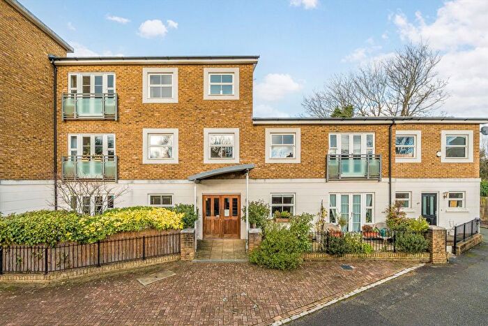 1 Bedroom Flat For Sale In Candler Mews, Twickenham, TW1