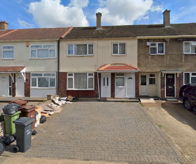 4 Bedroom Terraced Bungalow To Rent In Chelmer Crescent, London, IG11