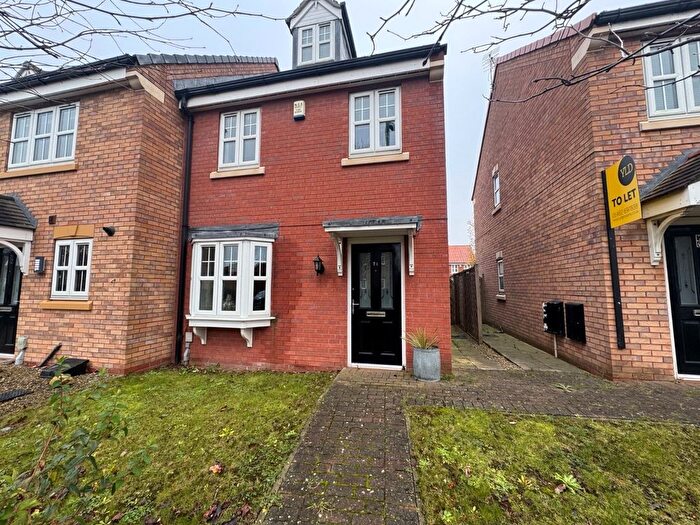 3 Bedroom End Terrace House To Rent In Pools Brook Park, Kingswood, Hull, East Riding Of Yorkshi, HU7