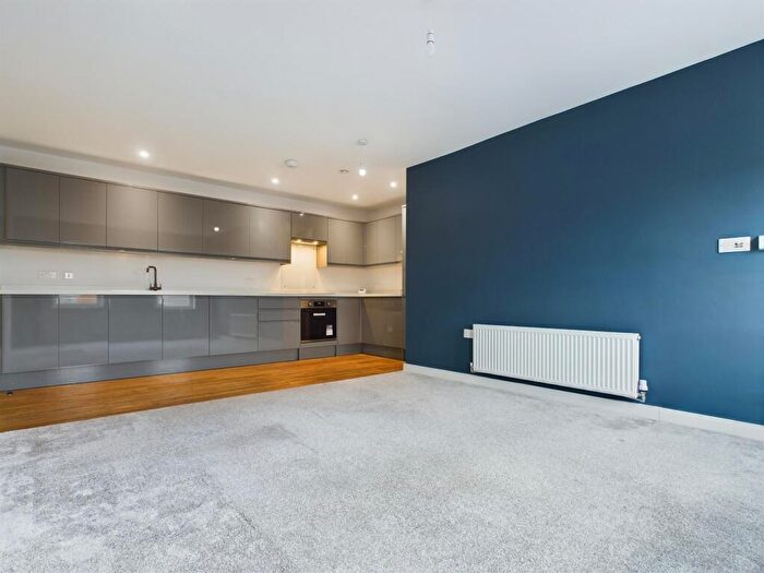 2 Bedroom Flat To Rent In Ripon Road, Killinghall, HG3