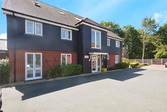 2 Bedroom Apartment For Sale In Whitefield Way, Kelvedon Hatch, Brentwood, CM15