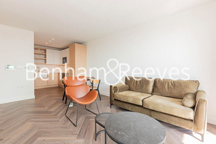 1 Bedroom Apartment To Rent In Henshaw Parade, West Hendon, NW9