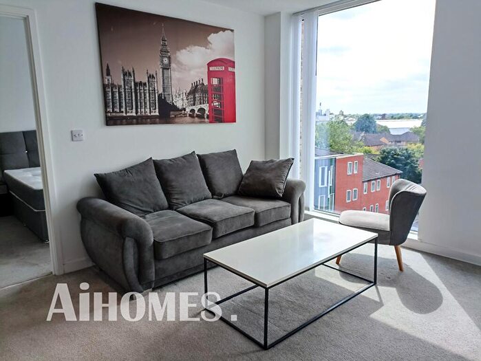 2 Bedroom Flat To Rent In Burlington Square, Boundary Lane, Manchester, M15