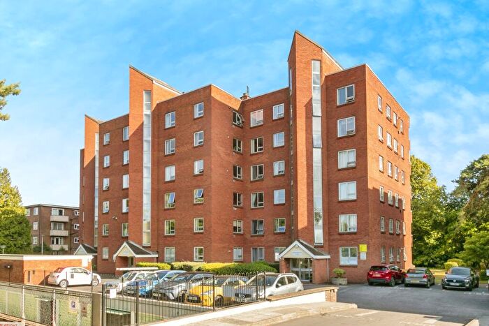 1 Bedroom Flat To Rent In Auburn Mansions, Princess Road, BH12