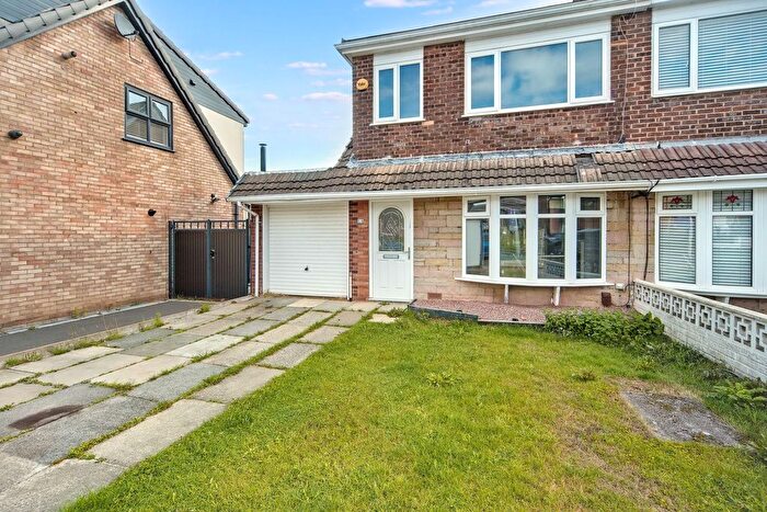 3 Bedroom Semi-Detached House For Sale In Warminster Grove, Wigan, WN3