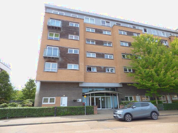 1 Bedroom Flat To Rent In Cherrydown East, Basildon, SS16