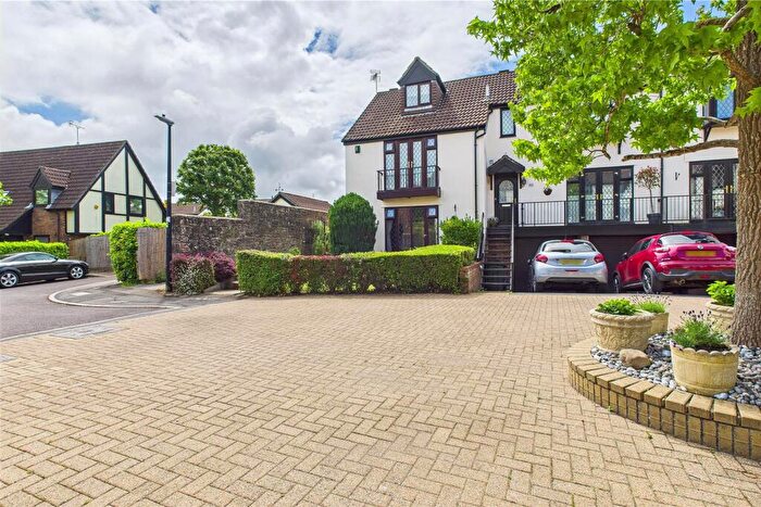 3 Bedroom End Of Terrace House For Sale In Modern Home In Exclusive Nailsea Cul-de-sac, BS48