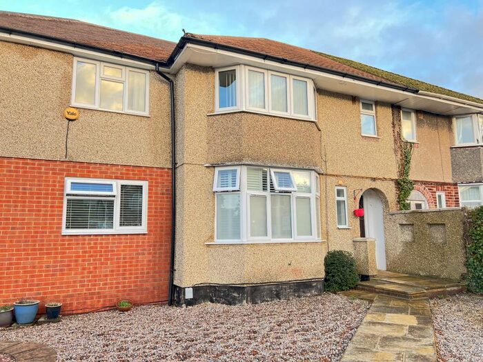 3 Bedroom Apartment To Rent In Stanway Road, Headington, Oxford, OX3