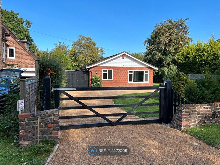 3 Bedroom Bungalow To Rent In Heathfield Drive, Redhill, RH1