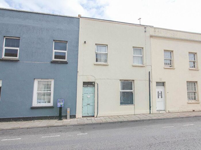 2 Bedroom Flat For Sale In **Central Location**Good Size Garden**No Onward Chain**, BS23