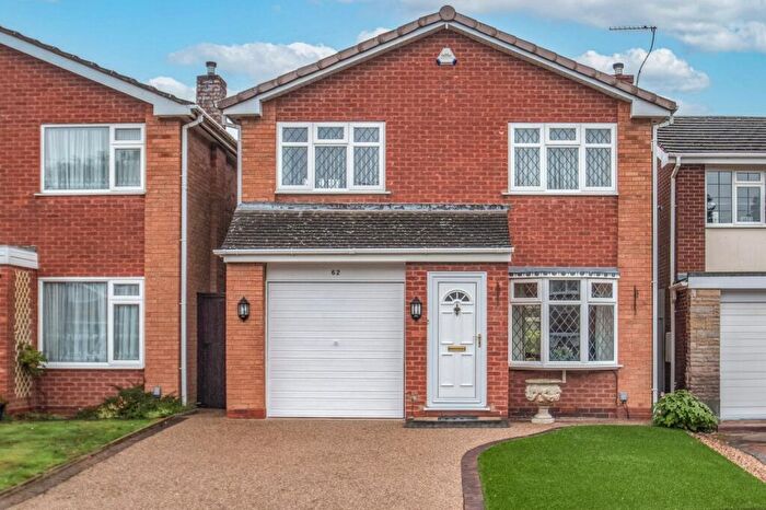 3 Bedroom Detached House For Sale In Pipers Green, Birmingham, West Midlands, B28