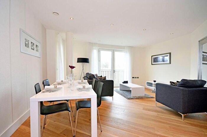 2 Bedroom Flat To Rent In Mill Lane, West Hampstead, London, NW6