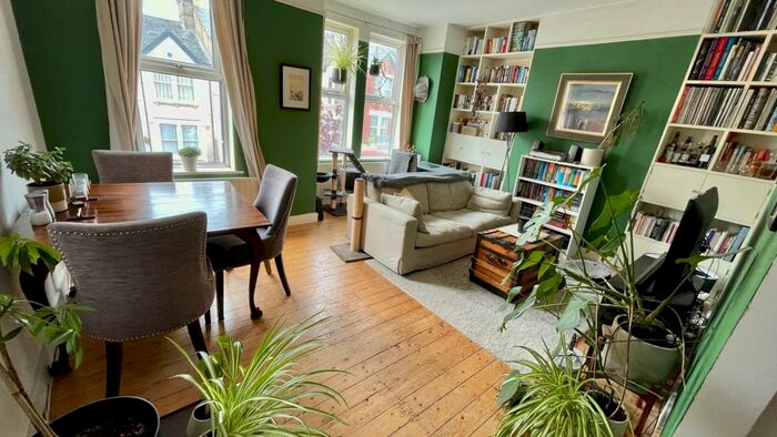 2 Bedroom Maisonette To Rent In Durban Road, West Norwood, London, SE27