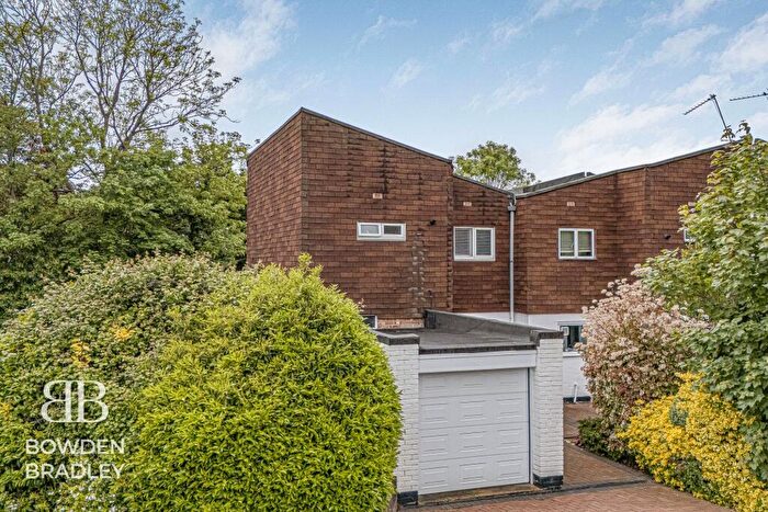 3 Bedroom End Of Terrace House For Sale In Shillibeer Walk, Chigwell, IG7