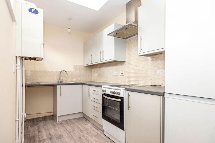 3 Bedroom Flat To Rent In Silverbourne Court, Lydney, GL15