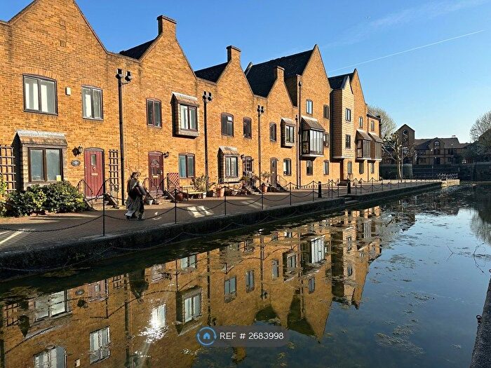 2 Bedroom Flat To Rent In London, London, E1W