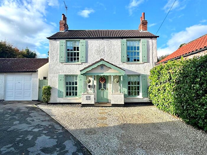 3 Bedroom Detached House For Sale In West End, Swanland, HU14