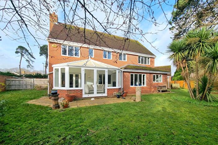 5 Bedroom Detached House For Sale In Highlands Road, Fareham, PO16