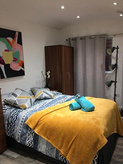 Studio To Rent In Chatsworth Road, NW2