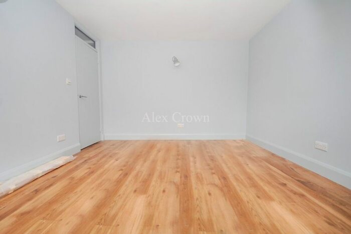 1 Bedroom Flat To Rent In Wray Crescent, London, N4