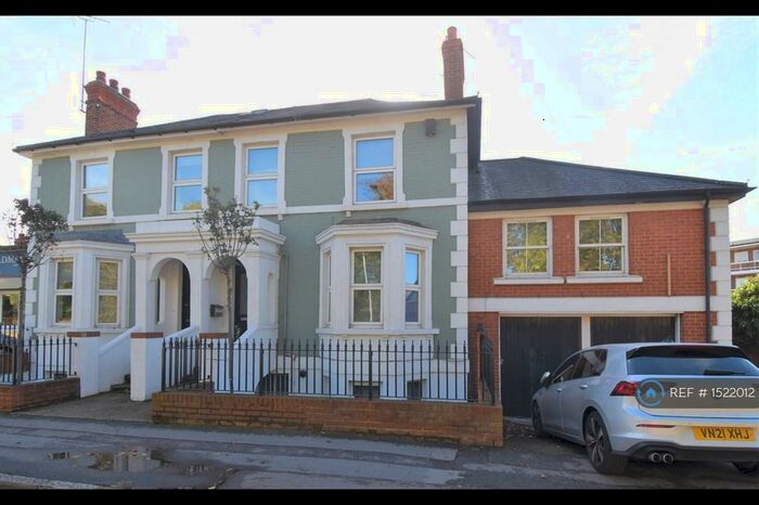 7 Bedroom Semi-Detached House To Rent In Wokingham Road, Reading, RG6