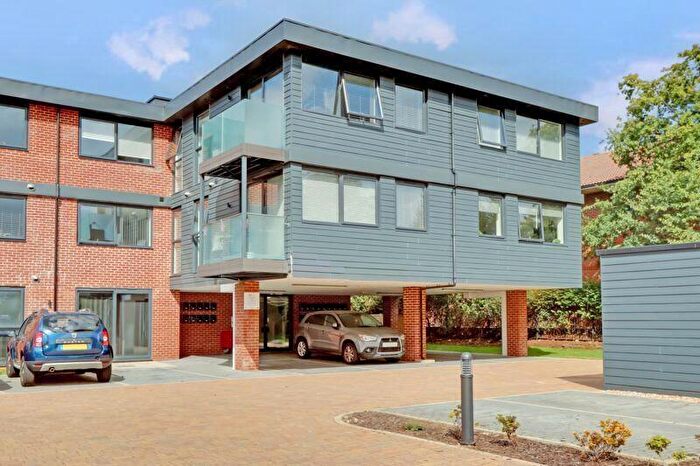 2 Bedroom House For Sale In Leigh Road, Havant, PO9