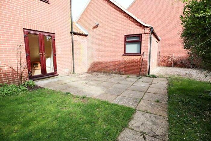5 Bedroom House To Rent In Mayes Close, Norwich, NR5