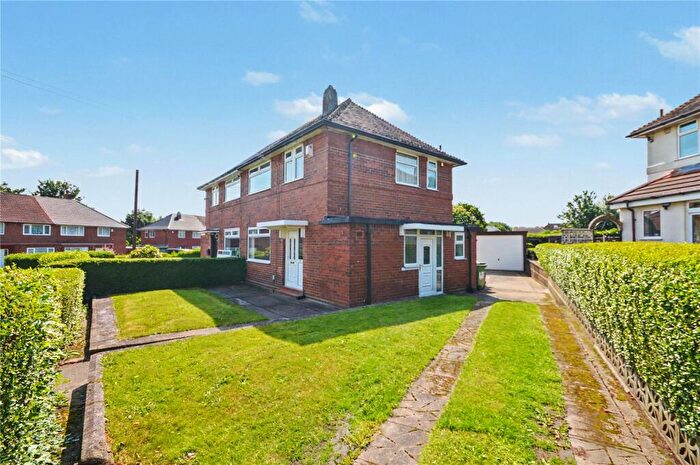 2 Bedroom Semi-Detached House For Sale In Raylands Way, Leeds, West Yorkshire, LS10