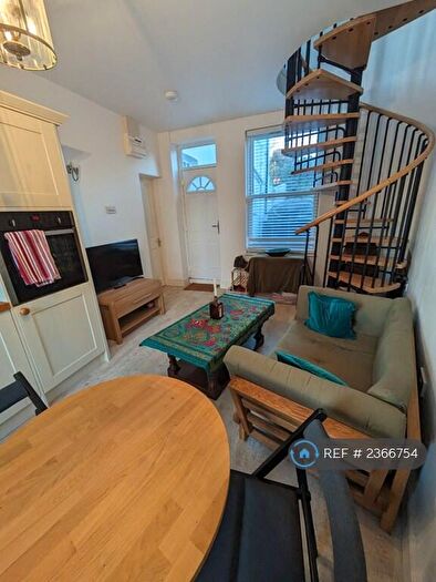 1 Bedroom Maisonette To Rent In Meadowside, Chelmsford, CM2