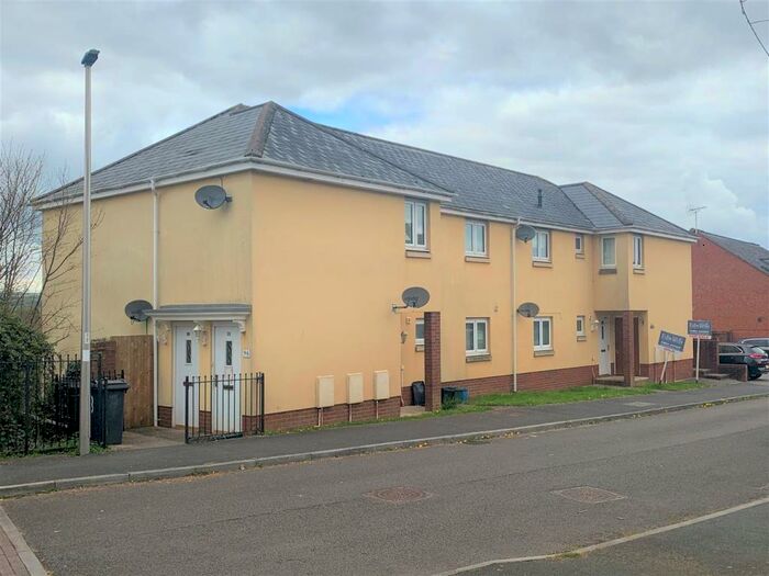 2 Bedroom Apartment To Rent In Oakfields, Tiverton, EX16