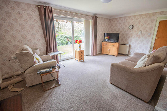 2 Bedroom Bungalow For Sale In Meadowlark Grove, Oakwood, DE21