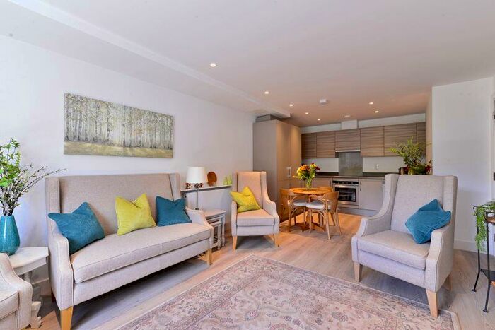 2 Bedroom Apartment To Rent In Flambard Way, Godalming, GU7