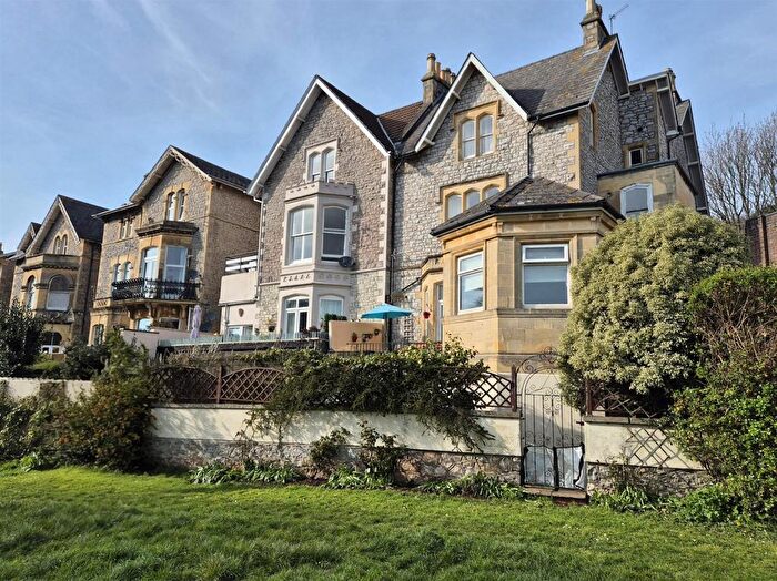 2 Bedroom Flat For Sale In Shrubbery Avenue, Weston-Super-Mare, BS23