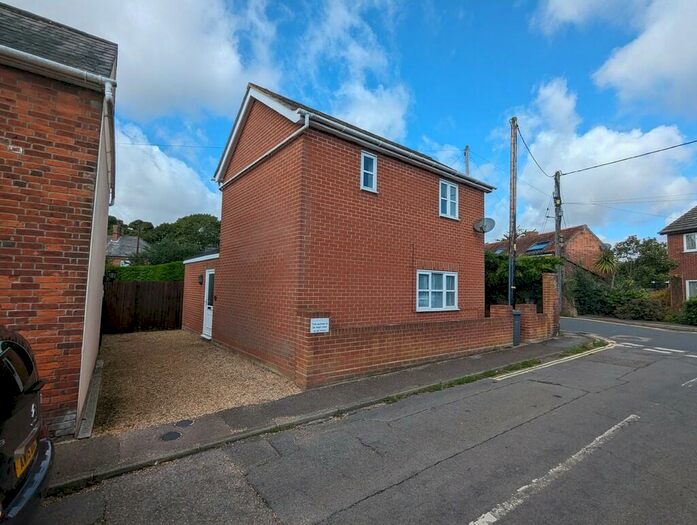 2 Bedroom Detached House To Rent In Dinsdale Road, Leiston, IP16