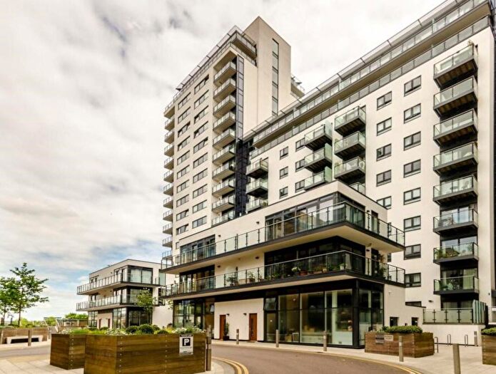 2 Bedroom Flat To Rent In Wharf Street, London, SE8