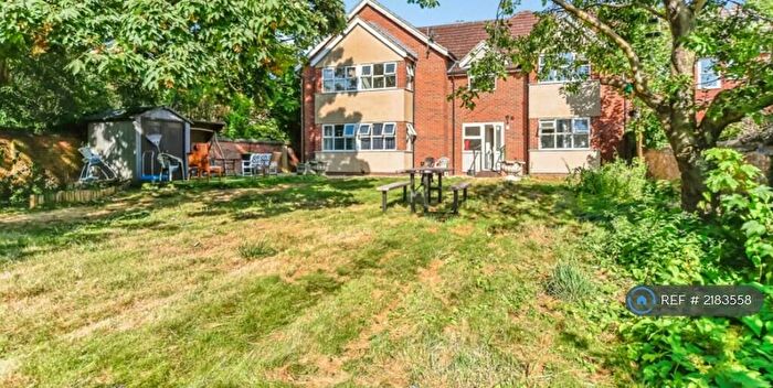 Studio To Rent In De Parys Avenue, Bedford, MK40