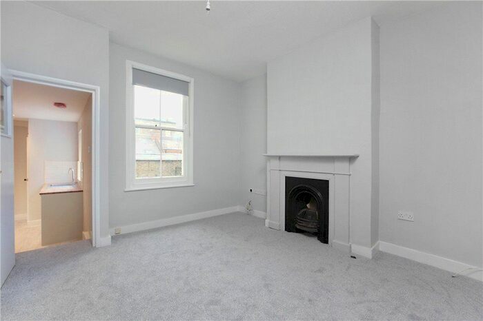 2 Bedroom Flat To Rent In Queenstown Road, Battersea, London, SW8