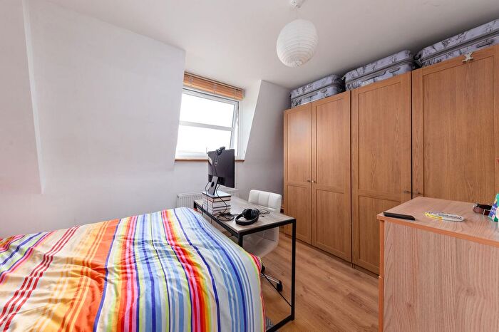 2 Bedroom Flat To Rent In Sussex Way, N19