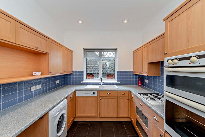 2 Bedroom Apartment To Rent In Frithwood Avenue, HA6