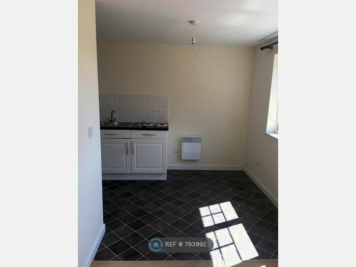 2 Bedroom Flat To Rent In Dexter Avenue, Grantham, NG31