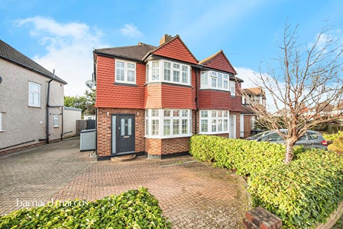 3 Bedroom Semi Detached House For Sale In Bargate Close, New Malden, KT3