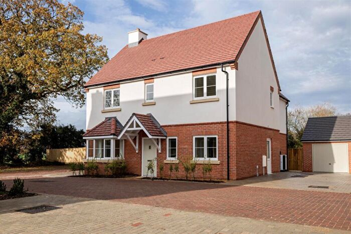 4 Bedroom Detached House For Sale In Holley Drive, Thurleigh, MK44