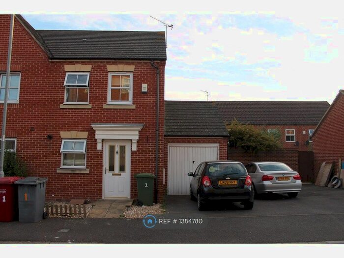 2 Bedroom Semi-Detached House To Rent In Gilbert Way, Slough, SL3