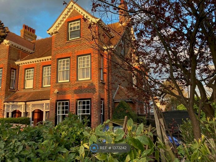 5 Bedroom Semi-Detached House To Rent In Buckingham Road, Shoreham-By-Sea, BN43