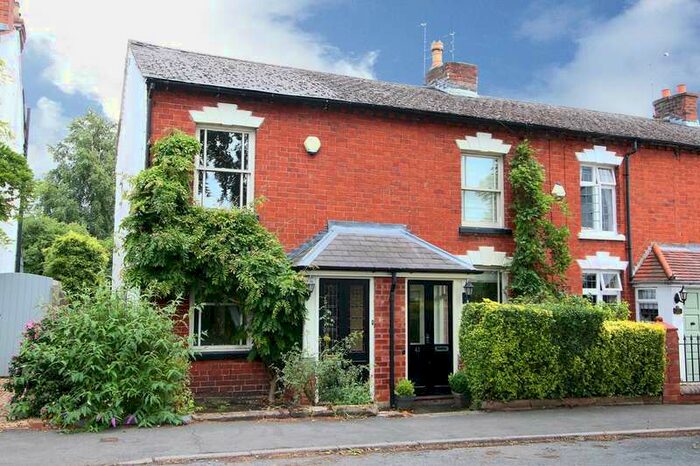 2 Bedroom End Of Terrace House To Rent In Love Lane, Stourbridge, DY8