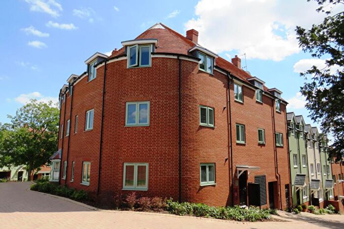 2 Bedroom Apartment To Rent In Summerhouse Hill, Buckingham, MK18