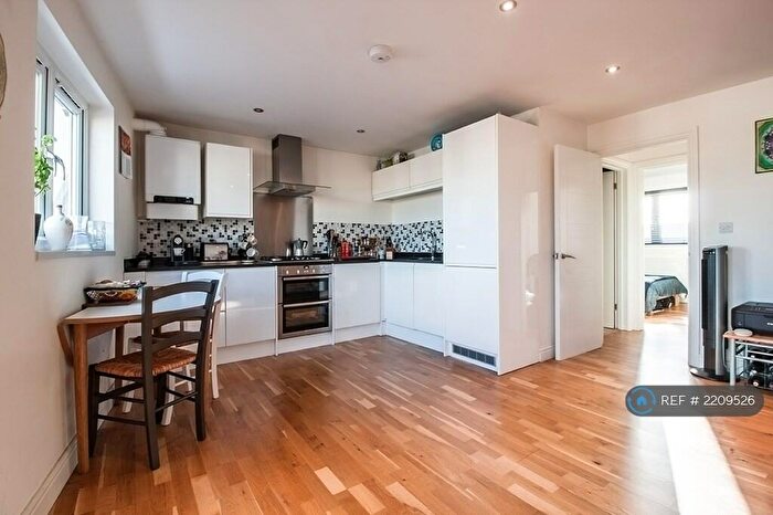 1 Bedroom Flat To Rent In Stoke Newington High Street, Stoke Newington, N16